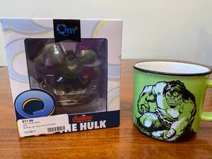 lot 30 image: Incredible Hulk Lot - Figurine & Mug
