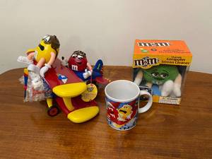 lot 39 image: M&Ms Candy Dispenser  Miscellaneous