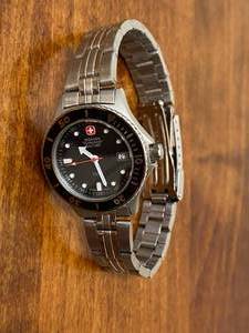 lot 62 image: Wenger Swiss Army Watch