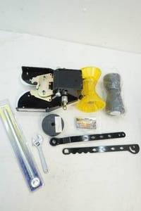 lot 115 image: boat latch