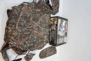 lot 122 image: seat covers