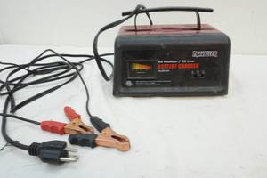 lot 160 image: battery charger