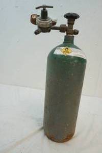 lot 171 image: oxygen tank
