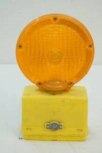 lot 11 image: Emergency light
