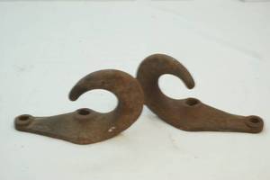 lot 12 image: Tow Hooks