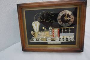 lot 31 image: Clock
