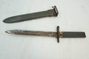 lot 43 image: Knife
