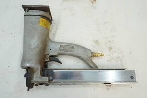 lot 48 image: Nail gun