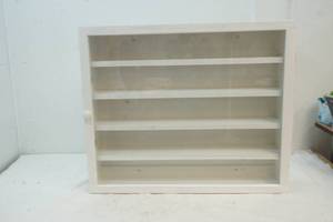 lot 80 image: Display Shelf