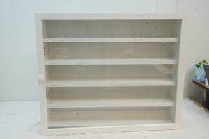 lot 81 image: Display Shelf