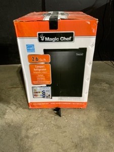 Magic Chef 2.6 cu. ft. Mini Fridge in Black, ENERGY STAR. See Pictures
