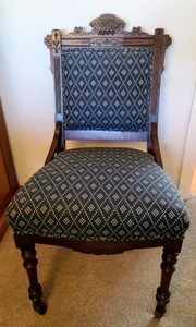 lot 105 image: Antique Upholstered Chair