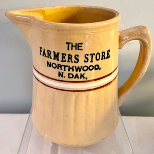 lot 84 image: Vintage Advertising Stoneware including Red Wing and More
