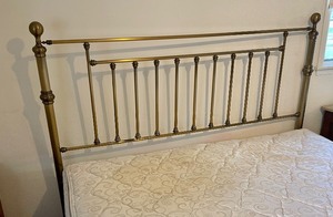lot 175 image: Classic Brass King Headboard