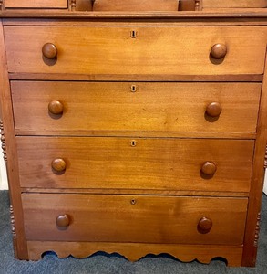 lot 165 image: Antique Dresser
