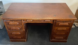 lot 6 image: Vintage Desk