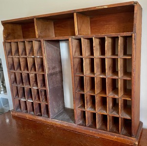 lot 5 image: Vintage Wooden Desk Top Cube Style Organizer