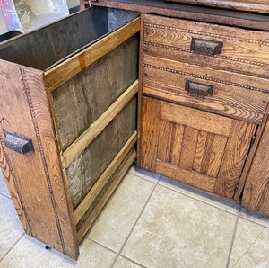 lot 22 image: Vintage Minnesota Cupboard