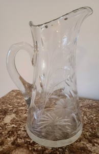 lot 114 image: Vintage CutPressed Glassware