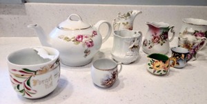 lot 115 image: Pretty Painted Teacups and More