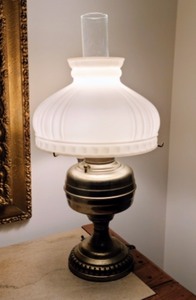 lot 134 image: Brass Table Lamp