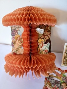 lot 144 image: Victorian Pop Up Valentines