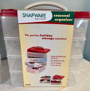 lot 37 image: 4 New Snapware Snap N Stack Containers