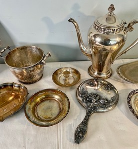 lot 39 image: Vintage Silver Plated Items