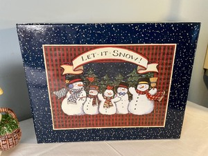 lot 55 image: Holiday Homestyle Ceramics Decor