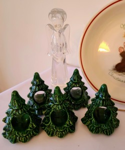 lot 153 image: Fun Christmas Decor
