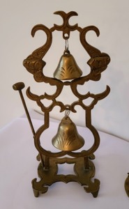lot 158 image: Vintage Brass Decor including Scales of Justice