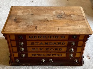 lot 1 image: Antique Merricks Spool Holder