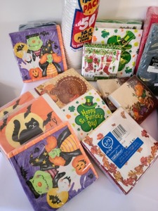 lot 213 image: Paper Plates and Napkins