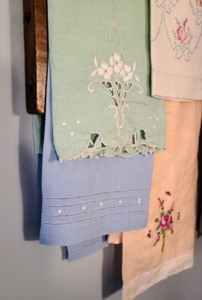 lot 215 image: Wall Rack and Vintage Linens