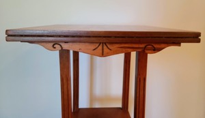 lot 220 image: Vintage Accent Table