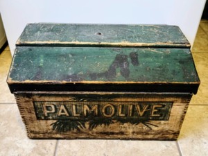 lot 270 image: Vintage Wood Palmolive Box