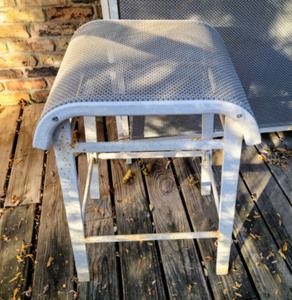 lot 276 image: Outdoor Bar and Stools