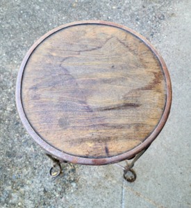 lot 283 image: Vintage Stool