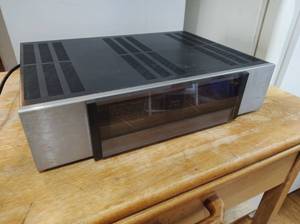 lot 39 image: Carver M-500 Magnetic Field Amplifier