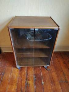 lot 43 image: Stereo Cabinet on Casters