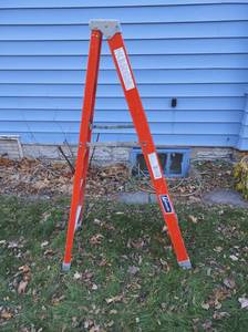 lot 95 image: Louisville 6 Foot Ladder