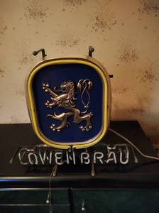lot 112 image: Lowenbrau Neon Light Window Beer Sign