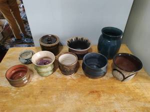 lot 134 image: Collection of Pottery Items
