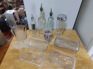 lot 140 image: Collection of Vintage Kitchen and Bar Items