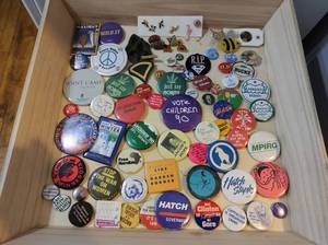 lot 156 image: Collection of Vintage Buttons, Patches, Keychains and Stickers