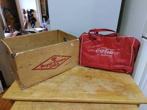 lot 157 image: Vintage Royal Crown Cola Box & Coca-Cola Bag