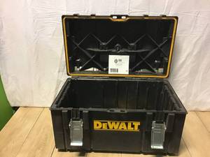 lot 24 image: DEWALT 165 ft. Red Self-Leveling Cross-Line Laser Level with (3) AA Batteries & Case Customer Returns See Pictures