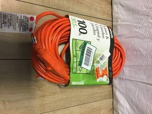 lot 39 image: Woods 16 Gauge Outdoor Round Vinyl Extension Cord Customer Returns See Pictures