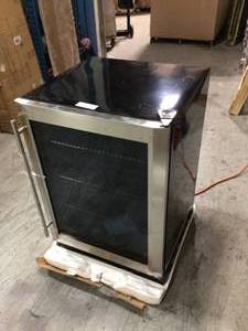 lot 109 image: Beverage 23.4 in. 154 (12 oz.) Can Beverage Cooler, Stainless Steel by Magic Chef Customer Returns See Pictures