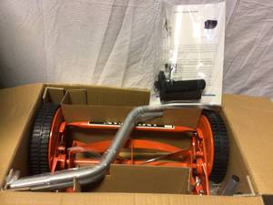 lot 48 image: American Lawn Mower Company 14 in. 4-Blade Manual Walk Behind Reel Lawn Mower Customer Returns See Pictures